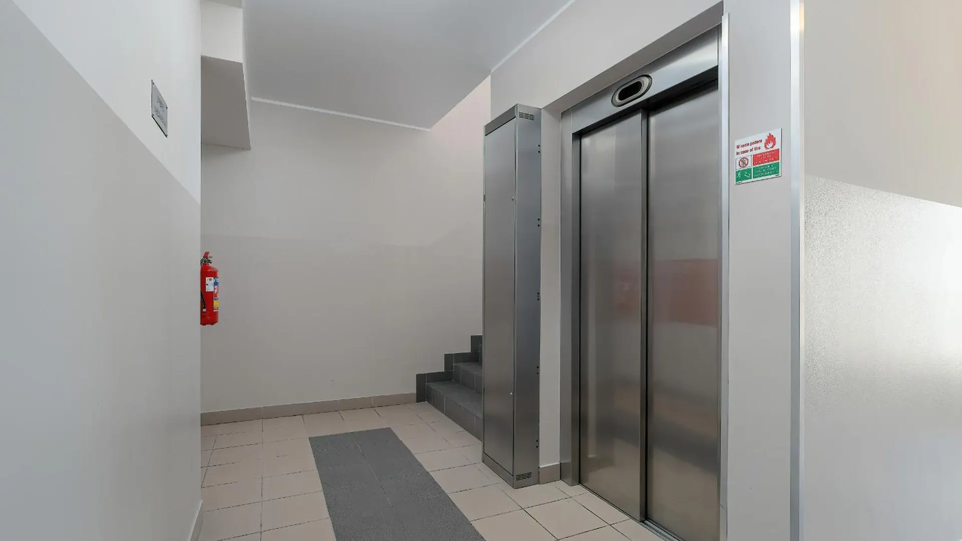 Spacious & Bright Apartment With Parking Poznan By Noclegi Renters Poland