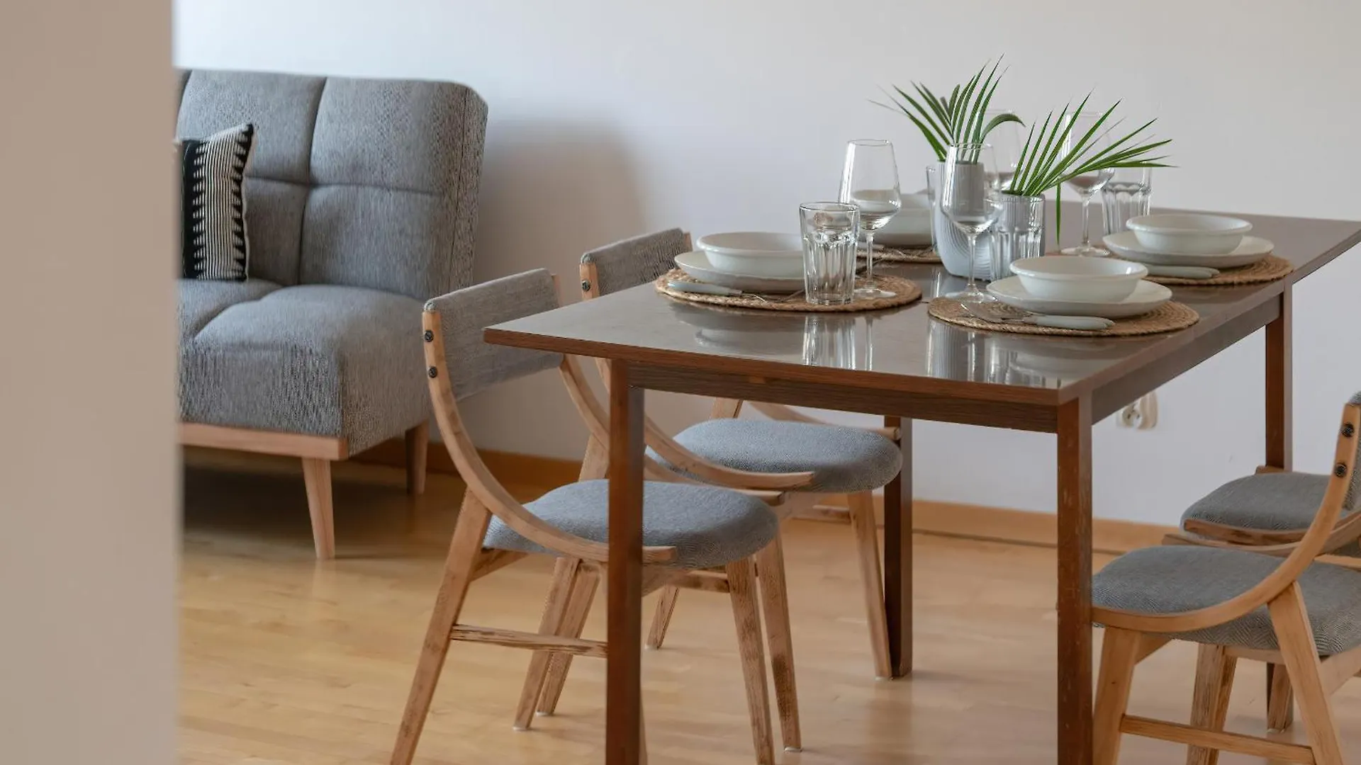 Spacious & Bright Apartment With Parking Poznan By Noclegi Renters Poland