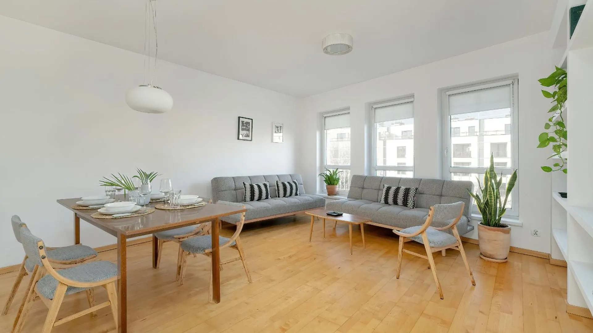 Spacious & Bright Apartment With Parking Poznan By Noclegi Renters