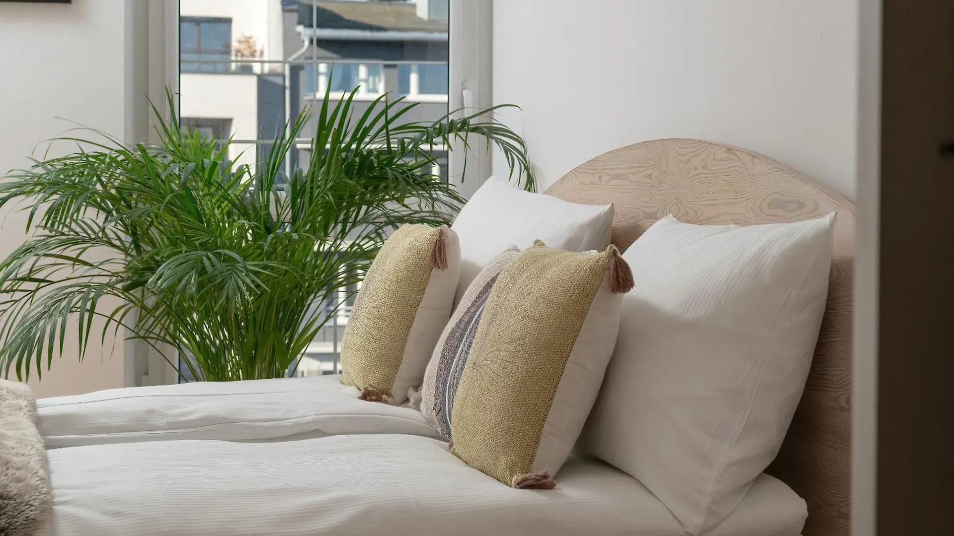 Spacious & Bright Apartment With Parking Poznan By Noclegi Renters Poland
